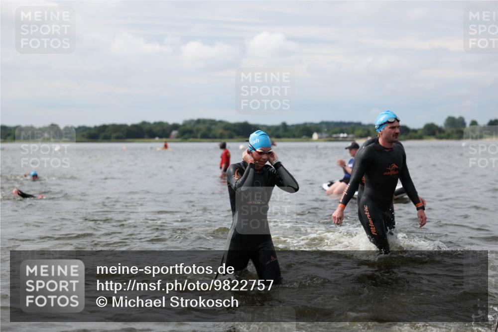 21.06.2026 - Viking Triathlon Michael Strokosch http://msf.ph/oto/9822757 21.06.2026 10:34:50 Schwimmen 18, 26, 51, 82, 118, 161, 199, 255, 267, 372, 386, 536, 621 meine-sportfotos.de