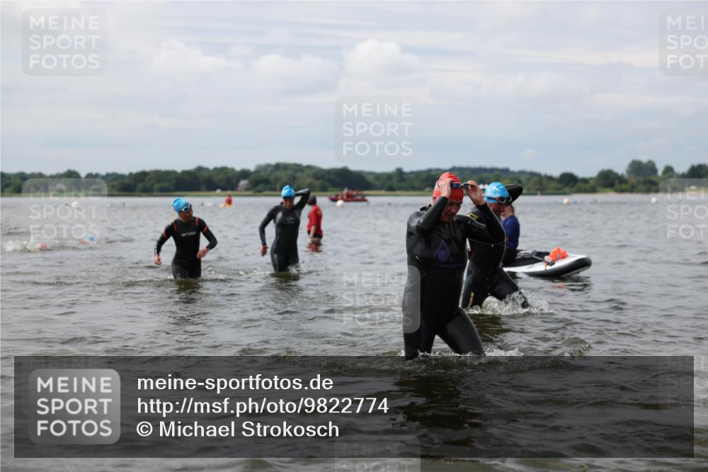 21.06.2026 - Viking Triathlon Michael Strokosch http://msf.ph/oto/9822774 21.06.2026 10:35:00 Schwimmen 18, 26, 100, 161, 199, 267, 372, 536, 568, 621, 623 meine-sportfotos.de