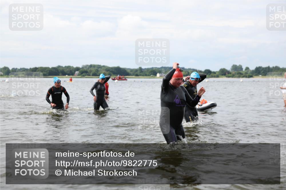 21.06.2026 - Viking Triathlon Michael Strokosch http://msf.ph/oto/9822775 21.06.2026 10:35:00 Schwimmen 18, 26, 100, 161, 199, 267, 372, 536, 568, 621, 623 meine-sportfotos.de