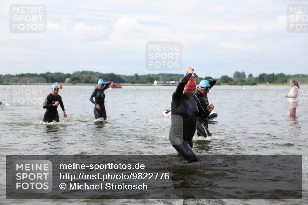 21.06.2026 - Viking Triathlon Michael Strokosch http://msf.ph/oto/9822776 21.06.2026 10:35:01 Schwimmen 18, 26, 73, 100, 199, 267, 372, 568, 621, 623 meine-sportfotos.de