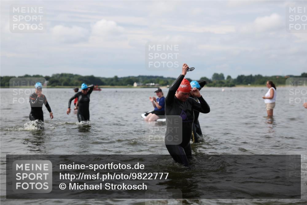 21.06.2026 - Viking Triathlon Michael Strokosch http://msf.ph/oto/9822777 21.06.2026 10:35:01 Schwimmen 18, 26, 73, 100, 199, 267, 372, 568, 621, 623 meine-sportfotos.de