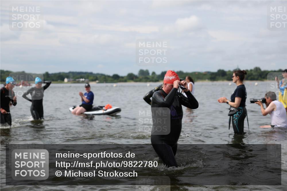 21.06.2026 - Viking Triathlon Michael Strokosch http://msf.ph/oto/9822780 21.06.2026 10:35:02 Schwimmen 18, 26, 73, 100, 199, 267, 372, 568, 621, 623 meine-sportfotos.de