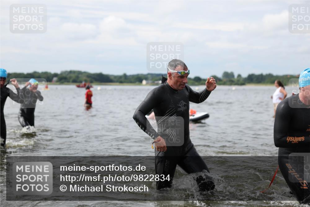 21.06.2026 - Viking Triathlon Michael Strokosch http://msf.ph/oto/9822834 21.06.2026 10:35:27 Schwimmen 49, 136, 194, 226, 242, 311, 332, 380, 430, 490, 501, 551 meine-sportfotos.de