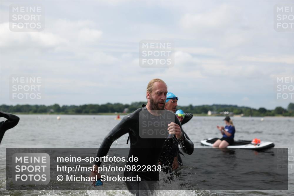 21.06.2026 - Viking Triathlon Michael Strokosch http://msf.ph/oto/9822838 21.06.2026 10:35:29 Schwimmen 49, 136, 194, 226, 242, 311, 332, 380, 430, 490, 501, 551 meine-sportfotos.de