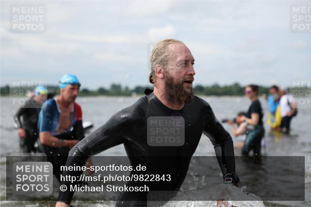 21.06.2026 - Viking Triathlon Michael Strokosch http://msf.ph/oto/9822843 21.06.2026 10:35:30 Schwimmen 49, 136, 194, 226, 242, 311, 332, 380, 430, 501, 551 meine-sportfotos.de