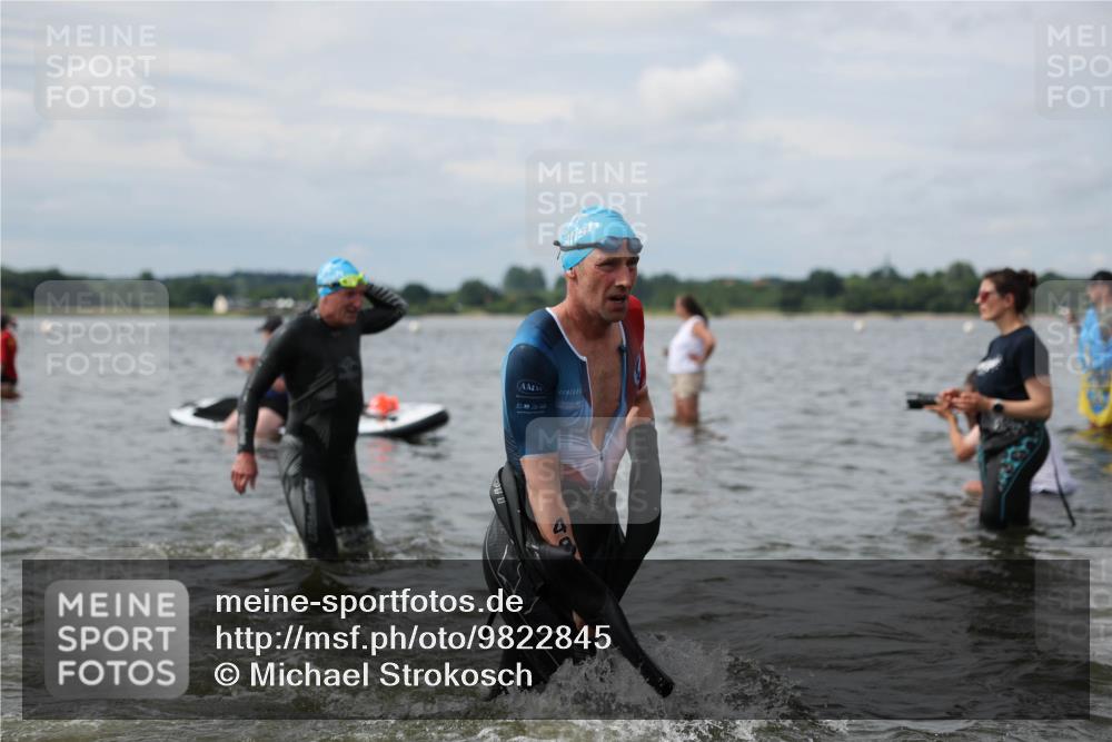 21.06.2026 - Viking Triathlon Michael Strokosch http://msf.ph/oto/9822845 21.06.2026 10:35:31 Schwimmen 49, 136, 194, 226, 242, 311, 332, 380, 430, 501, 551 meine-sportfotos.de