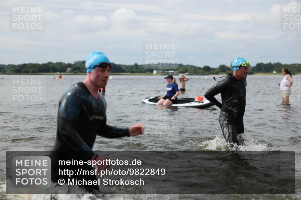 21.06.2026 - Viking Triathlon Michael Strokosch http://msf.ph/oto/9822849 21.06.2026 10:35:32 Schwimmen 49, 136, 194, 226, 242, 311, 332, 380, 430, 501, 551 meine-sportfotos.de