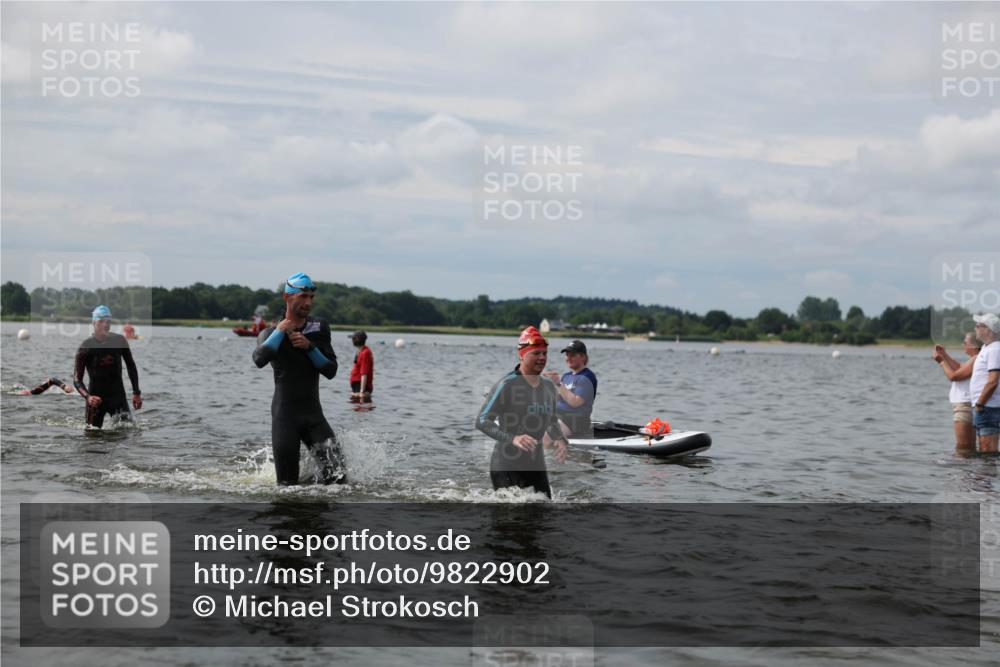 21.06.2026 - Viking Triathlon Michael Strokosch http://msf.ph/oto/9822902 21.06.2026 10:36:12 Schwimmen 16, 43, 113, 200, 205, 323, 360, 475, 530, 556, 560, 604, 656 meine-sportfotos.de
