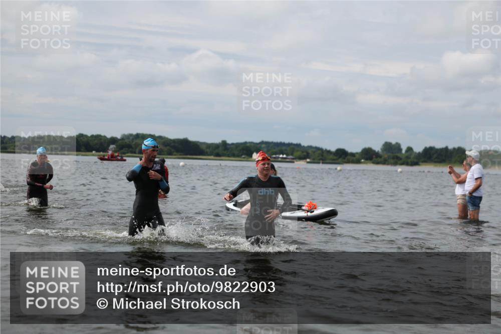 21.06.2026 - Viking Triathlon Michael Strokosch http://msf.ph/oto/9822903 21.06.2026 10:36:12 Schwimmen 16, 43, 113, 200, 205, 323, 360, 475, 530, 556, 560, 604, 656 meine-sportfotos.de