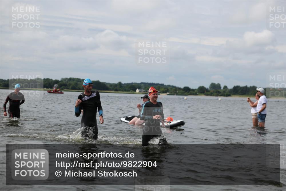 21.06.2026 - Viking Triathlon Michael Strokosch http://msf.ph/oto/9822904 21.06.2026 10:36:12 Schwimmen 16, 43, 113, 200, 205, 323, 360, 475, 530, 556, 560, 604, 656 meine-sportfotos.de
