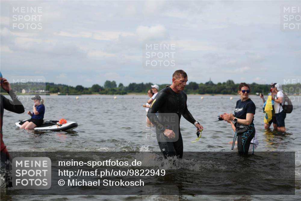 21.06.2026 - Viking Triathlon Michael Strokosch http://msf.ph/oto/9822949 21.06.2026 10:36:29 Schwimmen 16, 43, 113, 219, 404, 475, 526, 543, 604, 612, 648 meine-sportfotos.de