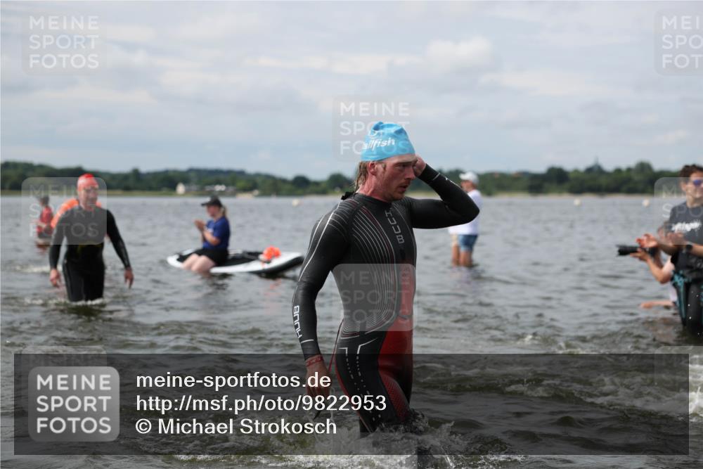 21.06.2026 - Viking Triathlon Michael Strokosch http://msf.ph/oto/9822953 21.06.2026 10:36:30 Schwimmen 16, 43, 113, 219, 404, 475, 526, 543, 604, 612, 648 meine-sportfotos.de