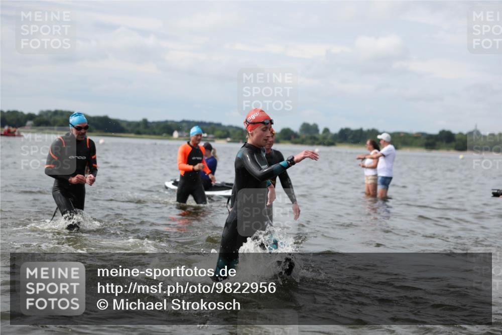 21.06.2026 - Viking Triathlon Michael Strokosch http://msf.ph/oto/9822956 21.06.2026 10:36:33 Schwimmen 43, 68, 219, 404, 475, 526, 543, 604, 612, 648 meine-sportfotos.de