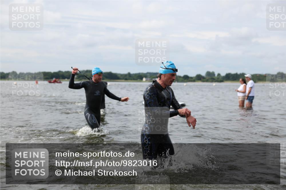 21.06.2026 - Viking Triathlon Michael Strokosch http://msf.ph/oto/9823016 21.06.2026 10:37:01 Schwimmen 84, 122, 142, 186, 325, 395, 407, 455, 553, 606 meine-sportfotos.de