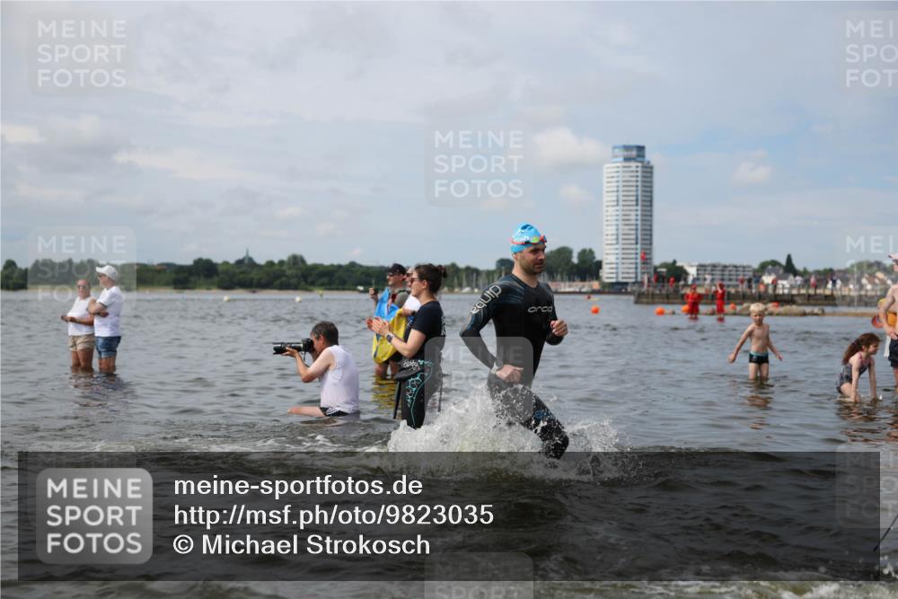 21.06.2026 - Viking Triathlon Michael Strokosch http://msf.ph/oto/9823035 21.06.2026 10:37:09 Schwimmen 64, 84, 89, 142, 370, 455, 553 meine-sportfotos.de