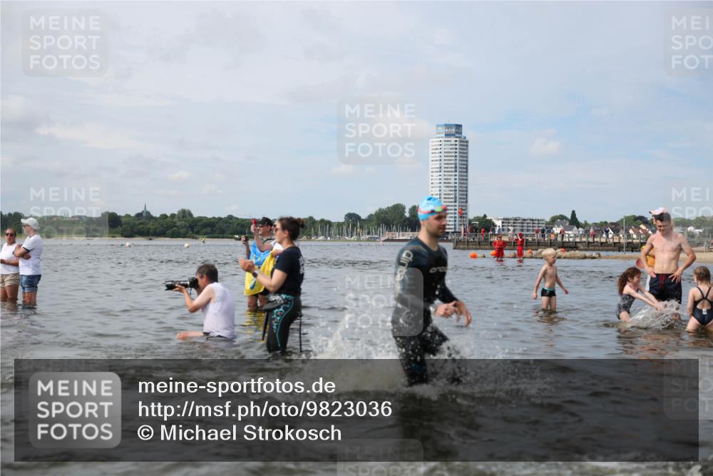 21.06.2026 - Viking Triathlon Michael Strokosch http://msf.ph/oto/9823036 21.06.2026 10:37:09 Schwimmen 64, 84, 89, 142, 370, 455, 553 meine-sportfotos.de