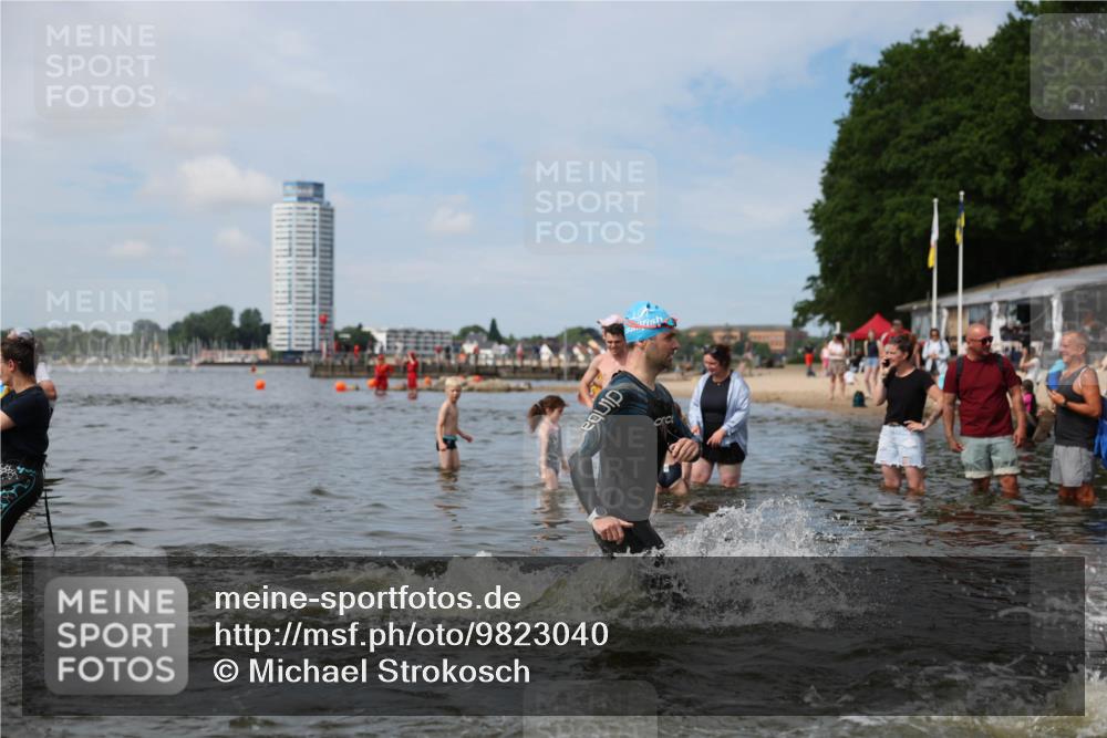 21.06.2026 - Viking Triathlon Michael Strokosch http://msf.ph/oto/9823040 21.06.2026 10:37:10 Schwimmen 64, 84, 89, 142, 370, 450, 455, 553 meine-sportfotos.de