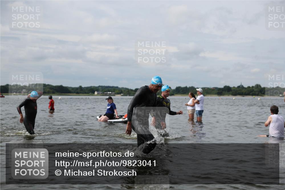 21.06.2026 - Viking Triathlon Michael Strokosch http://msf.ph/oto/9823041 21.06.2026 10:37:16 Schwimmen 64, 89, 111, 142, 370, 450, 455, 553 meine-sportfotos.de