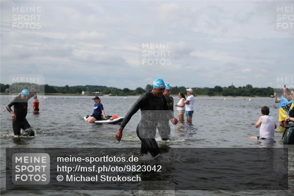 21.06.2026 - Viking Triathlon Michael Strokosch http://msf.ph/oto/9823042 21.06.2026 10:37:16 Schwimmen 64, 89, 111, 142, 370, 450, 455, 553 meine-sportfotos.de