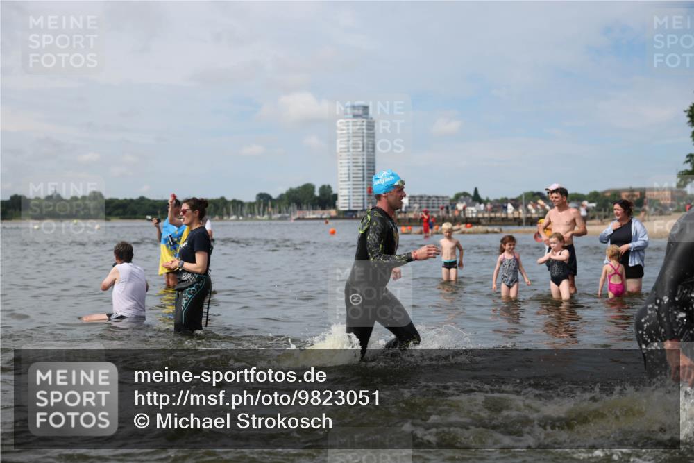 21.06.2026 - Viking Triathlon Michael Strokosch http://msf.ph/oto/9823051 21.06.2026 10:37:19 Schwimmen 64, 89, 111, 239, 370, 450, 455, 545 meine-sportfotos.de