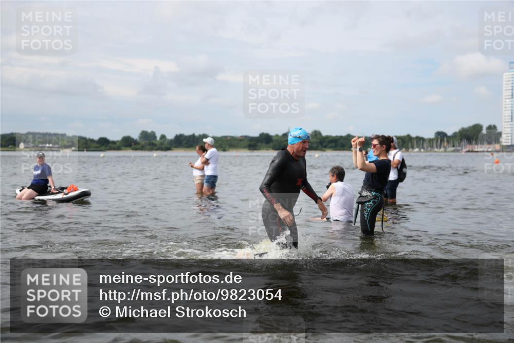 21.06.2026 - Viking Triathlon Michael Strokosch http://msf.ph/oto/9823054 21.06.2026 10:37:21 Schwimmen 64, 89, 111, 239, 370, 450, 455, 545 meine-sportfotos.de