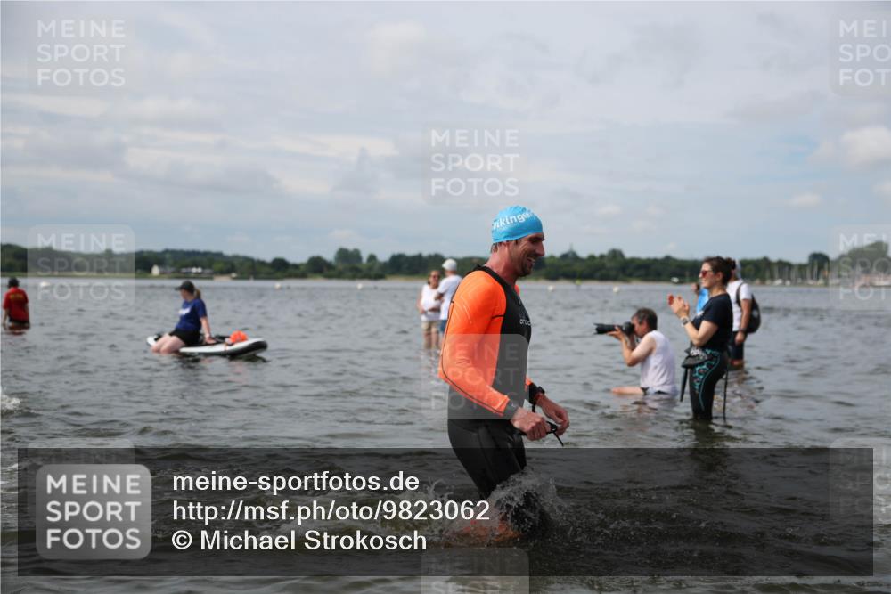 21.06.2026 - Viking Triathlon Michael Strokosch http://msf.ph/oto/9823062 21.06.2026 10:37:23 Schwimmen 64, 89, 111, 239, 370, 450, 455, 513, 545 meine-sportfotos.de