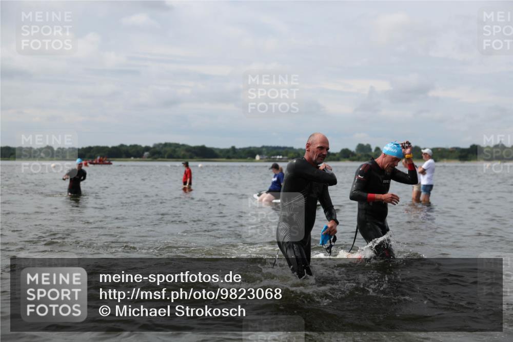21.06.2026 - Viking Triathlon Michael Strokosch http://msf.ph/oto/9823068 21.06.2026 10:37:26 Schwimmen 64, 89, 111, 239, 243, 370, 450, 513, 545 meine-sportfotos.de
