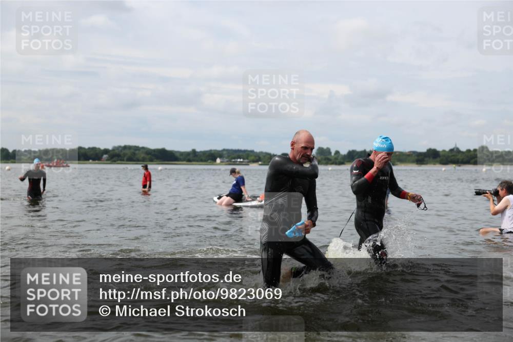 21.06.2026 - Viking Triathlon Michael Strokosch http://msf.ph/oto/9823069 21.06.2026 10:37:26 Schwimmen 64, 89, 111, 239, 243, 370, 450, 513, 545 meine-sportfotos.de