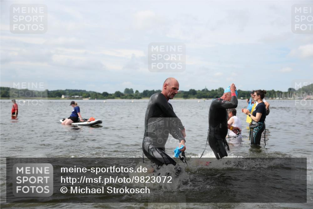 21.06.2026 - Viking Triathlon Michael Strokosch http://msf.ph/oto/9823072 21.06.2026 10:37:27 Schwimmen 64, 89, 111, 239, 243, 370, 450, 513, 545 meine-sportfotos.de