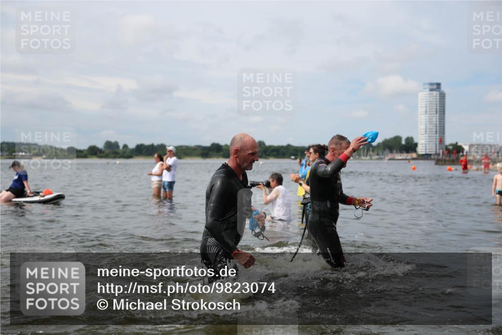 21.06.2026 - Viking Triathlon Michael Strokosch http://msf.ph/oto/9823074 21.06.2026 10:37:27 Schwimmen 64, 89, 111, 239, 243, 370, 450, 513, 545 meine-sportfotos.de