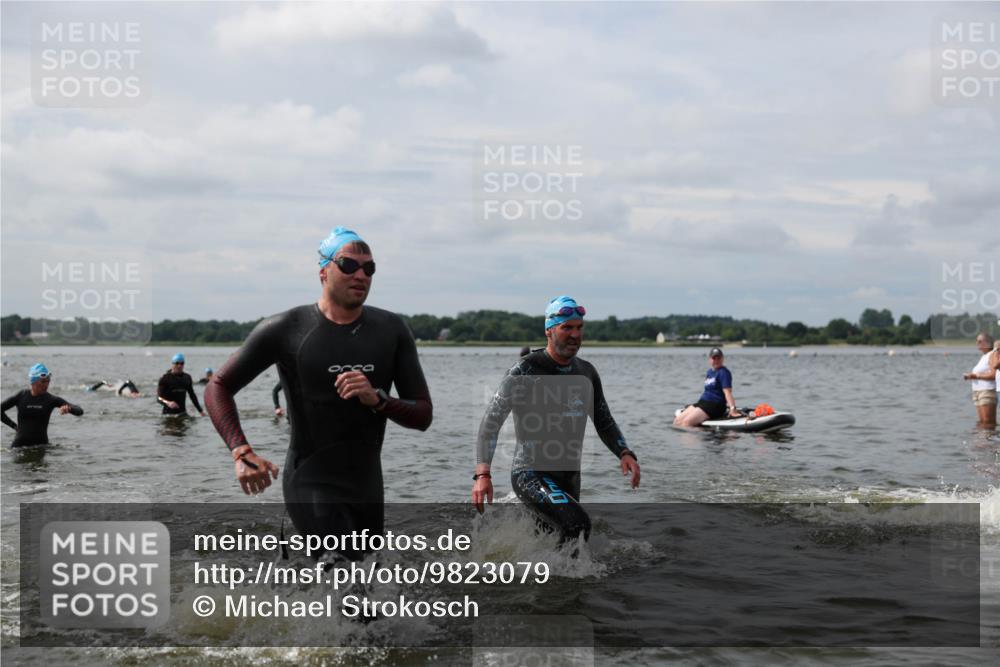 21.06.2026 - Viking Triathlon Michael Strokosch http://msf.ph/oto/9823079 21.06.2026 10:37:36 Schwimmen 111, 197, 239, 243, 467, 513, 545, 633 meine-sportfotos.de