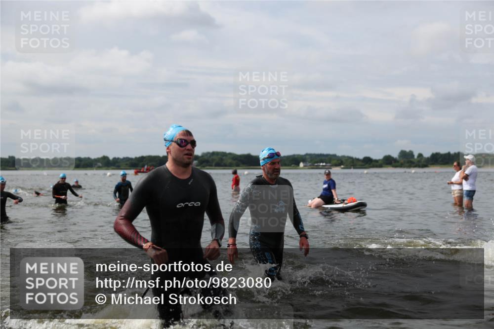 21.06.2026 - Viking Triathlon Michael Strokosch http://msf.ph/oto/9823080 21.06.2026 10:37:36 Schwimmen 111, 197, 239, 243, 467, 513, 545, 633 meine-sportfotos.de