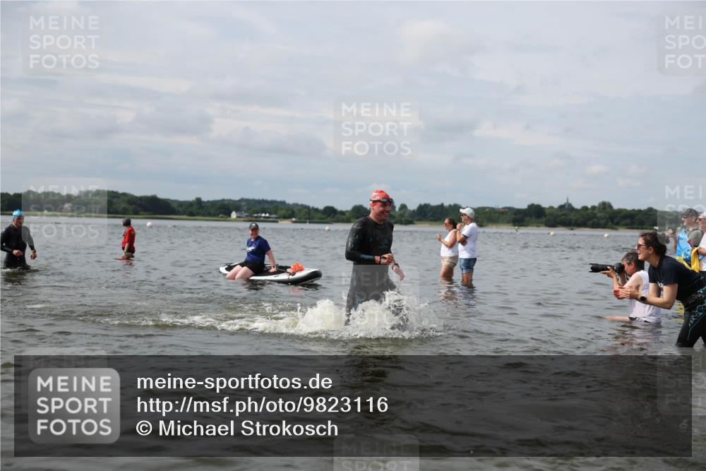 21.06.2026 - Viking Triathlon Michael Strokosch http://msf.ph/oto/9823116 21.06.2026 10:37:50 Schwimmen 99, 171, 197, 241, 243, 285, 449, 467, 633 meine-sportfotos.de