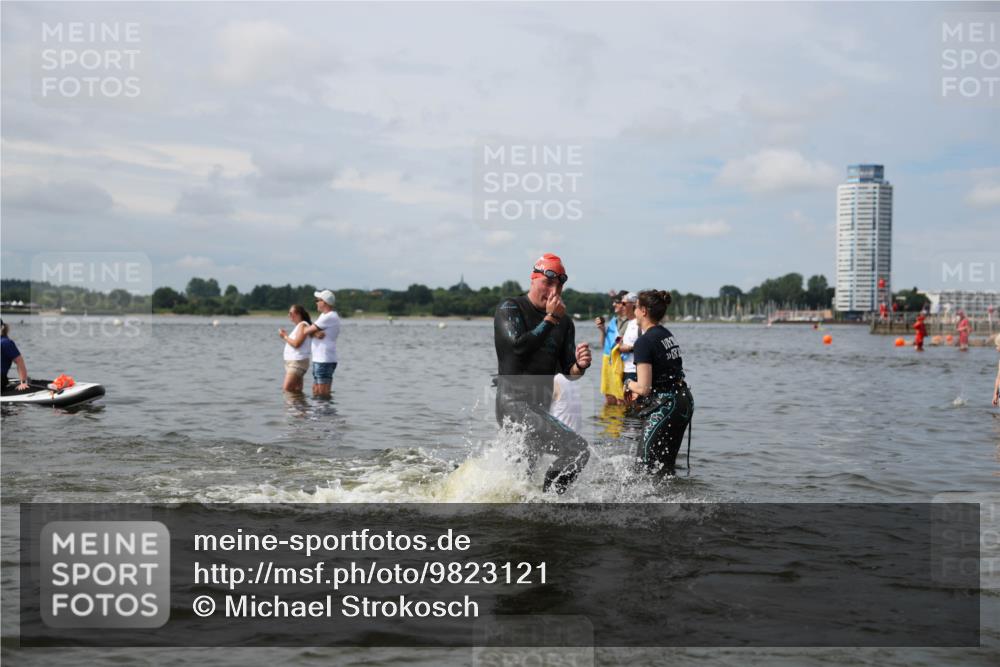 21.06.2026 - Viking Triathlon Michael Strokosch http://msf.ph/oto/9823121 21.06.2026 10:37:51 Schwimmen 80, 99, 171, 197, 241, 243, 285, 449, 467, 633 meine-sportfotos.de