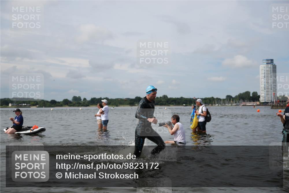 21.06.2026 - Viking Triathlon Michael Strokosch http://msf.ph/oto/9823172 21.06.2026 10:38:20 Schwimmen 55, 300, 315, 316, 397, 465, 546, 567 meine-sportfotos.de