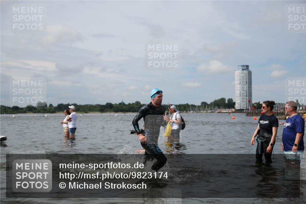 21.06.2026 - Viking Triathlon Michael Strokosch http://msf.ph/oto/9823174 21.06.2026 10:38:20 Schwimmen 55, 300, 315, 316, 397, 465, 546, 567 meine-sportfotos.de