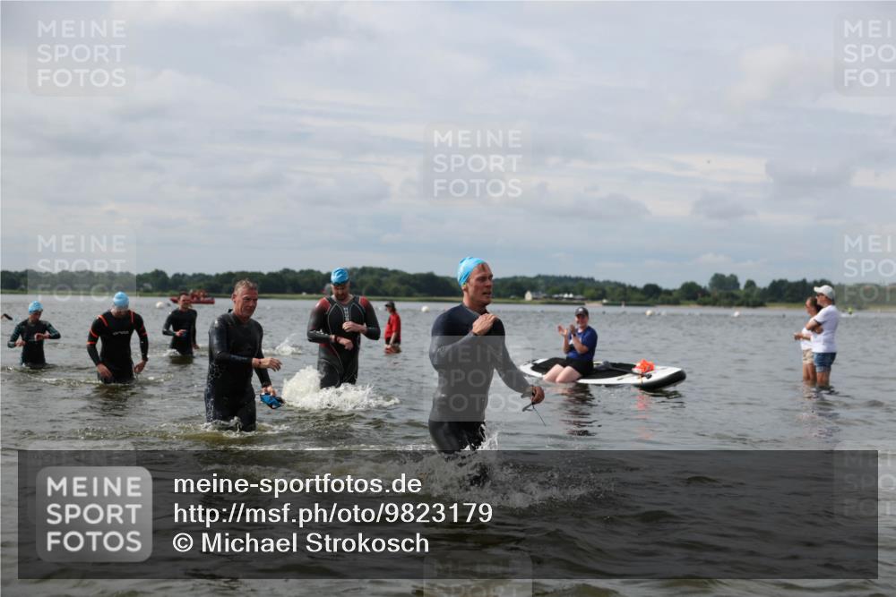 21.06.2026 - Viking Triathlon Michael Strokosch http://msf.ph/oto/9823179 21.06.2026 10:38:25 Schwimmen 53, 55, 300, 303, 316, 397, 465, 546, 567 meine-sportfotos.de