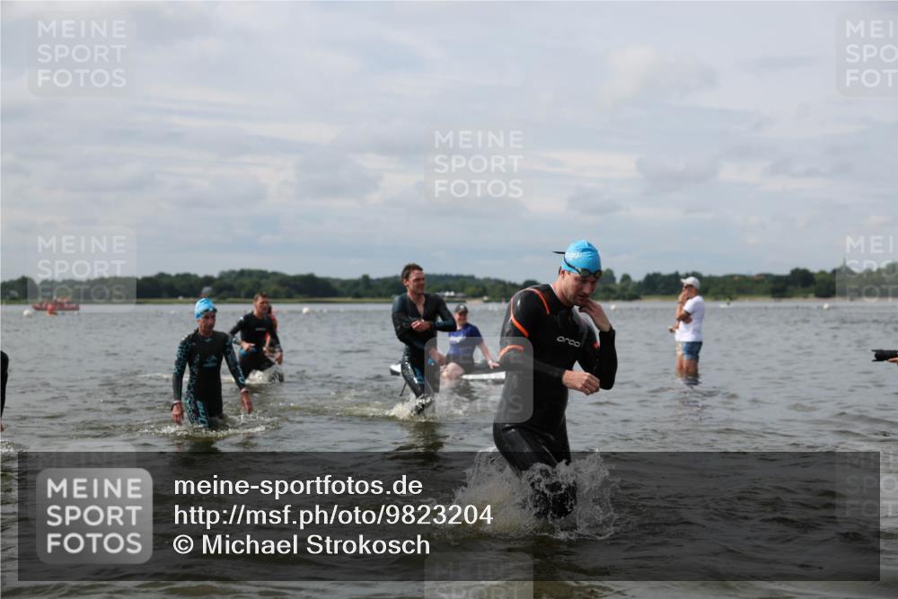 21.06.2026 - Viking Triathlon Michael Strokosch http://msf.ph/oto/9823204 21.06.2026 10:38:33 Schwimmen 53, 55, 144, 300, 303, 316, 397, 419, 546, 567, 666 meine-sportfotos.de