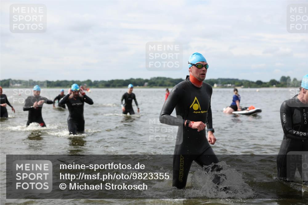 21.06.2026 - Viking Triathlon Michael Strokosch http://msf.ph/oto/9823355 21.06.2026 10:39:53 Schwimmen 125, 167, 211, 233, 256, 333, 349, 411, 484, 493, 647 meine-sportfotos.de