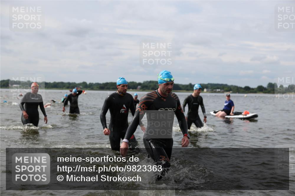 21.06.2026 - Viking Triathlon Michael Strokosch http://msf.ph/oto/9823363 21.06.2026 10:39:57 Schwimmen 58, 125, 167, 211, 233, 256, 333, 411, 460, 484, 493, 647, 649 meine-sportfotos.de