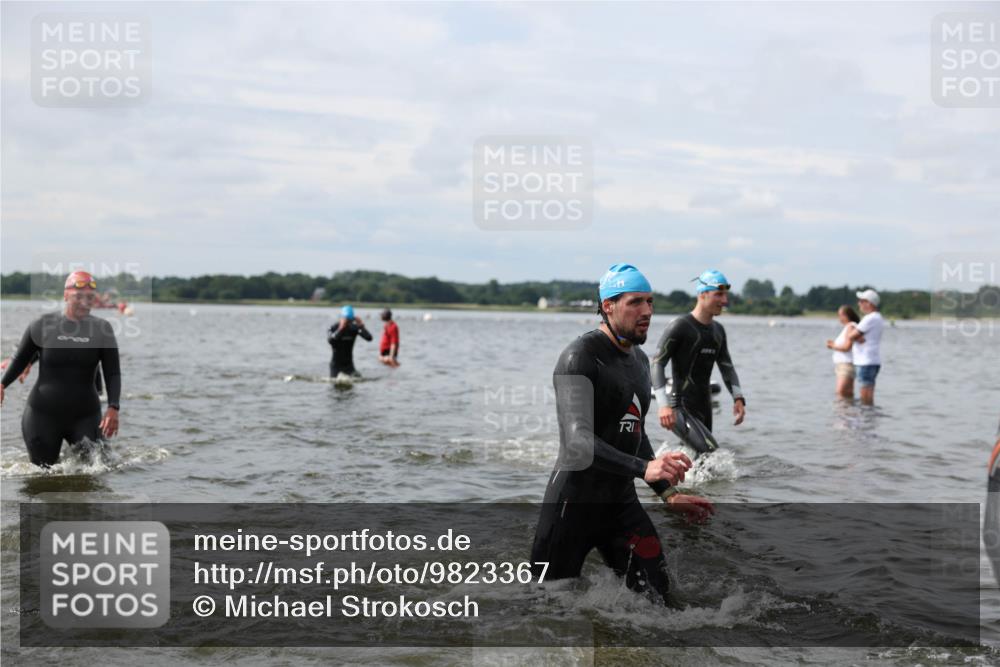 21.06.2026 - Viking Triathlon Michael Strokosch http://msf.ph/oto/9823367 21.06.2026 10:39:59 Schwimmen 58, 125, 167, 211, 233, 256, 333, 411, 460, 484, 493, 647, 649 meine-sportfotos.de