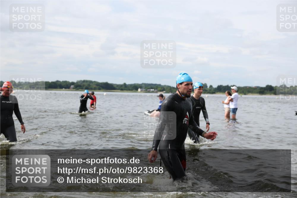 21.06.2026 - Viking Triathlon Michael Strokosch http://msf.ph/oto/9823368 21.06.2026 10:39:59 Schwimmen 58, 125, 167, 211, 233, 256, 333, 411, 460, 484, 493, 647, 649 meine-sportfotos.de