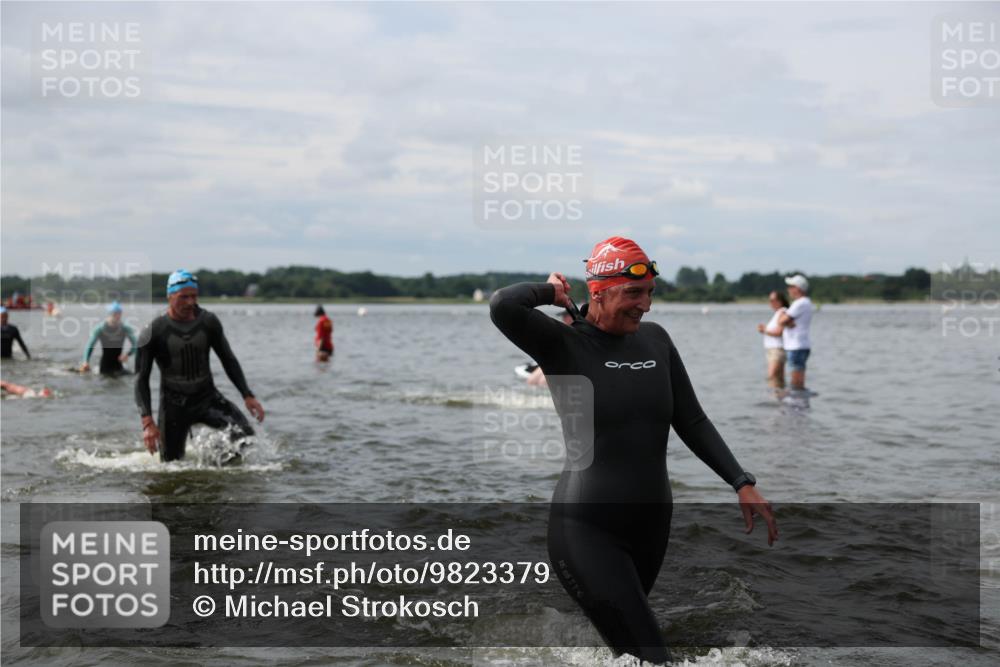 21.06.2026 - Viking Triathlon Michael Strokosch http://msf.ph/oto/9823379 21.06.2026 10:40:03 Schwimmen 58, 167, 211, 256, 333, 398, 411, 425, 460, 484, 493, 647, 649 meine-sportfotos.de