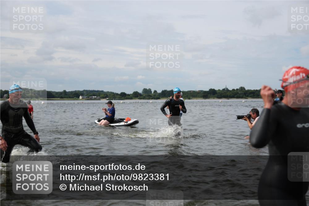21.06.2026 - Viking Triathlon Michael Strokosch http://msf.ph/oto/9823381 21.06.2026 10:40:04 Schwimmen 58, 167, 211, 256, 333, 398, 411, 425, 460, 484, 496, 647, 649 meine-sportfotos.de