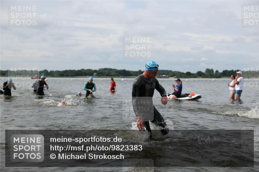 21.06.2026 - Viking Triathlon Michael Strokosch http://msf.ph/oto/9823383 21.06.2026 10:40:06 Schwimmen 34, 58, 211, 256, 333, 398, 411, 425, 460, 484, 496, 647, 649 meine-sportfotos.de