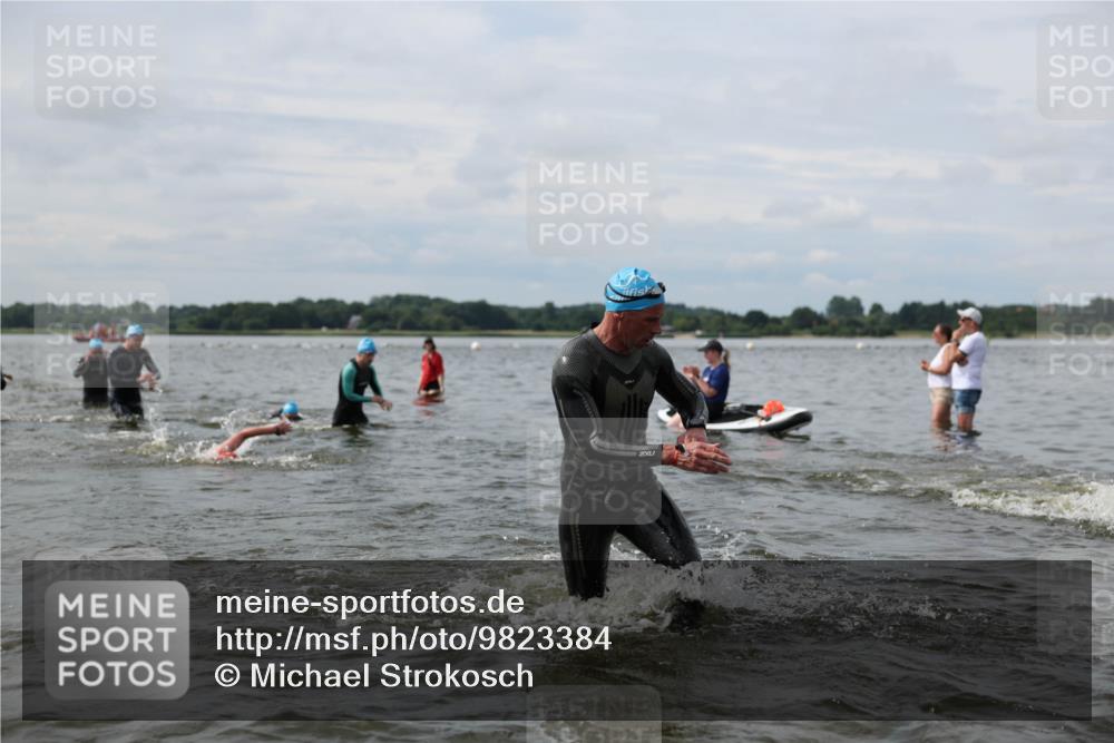 21.06.2026 - Viking Triathlon Michael Strokosch http://msf.ph/oto/9823384 21.06.2026 10:40:06 Schwimmen 34, 58, 211, 256, 333, 398, 411, 425, 460, 484, 496, 647, 649 meine-sportfotos.de