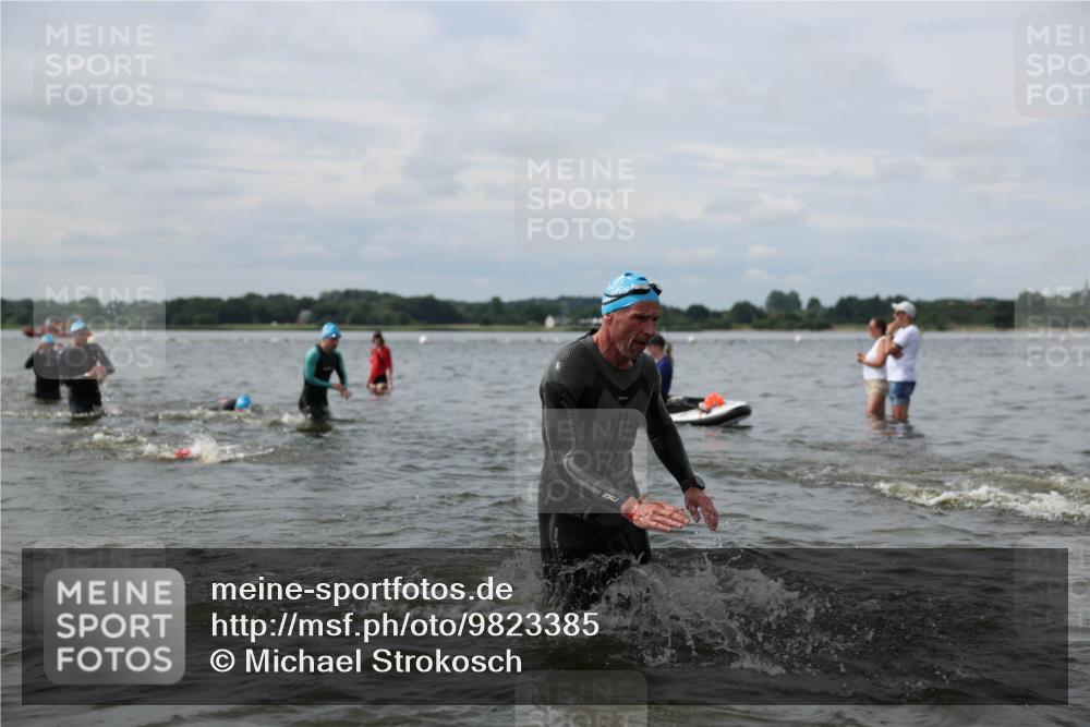 21.06.2026 - Viking Triathlon Michael Strokosch http://msf.ph/oto/9823385 21.06.2026 10:40:06 Schwimmen 34, 58, 211, 256, 333, 398, 411, 425, 460, 484, 496, 647, 649 meine-sportfotos.de