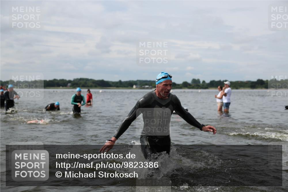 21.06.2026 - Viking Triathlon Michael Strokosch http://msf.ph/oto/9823386 21.06.2026 10:40:06 Schwimmen 34, 58, 211, 256, 333, 398, 411, 425, 460, 484, 496, 647, 649 meine-sportfotos.de