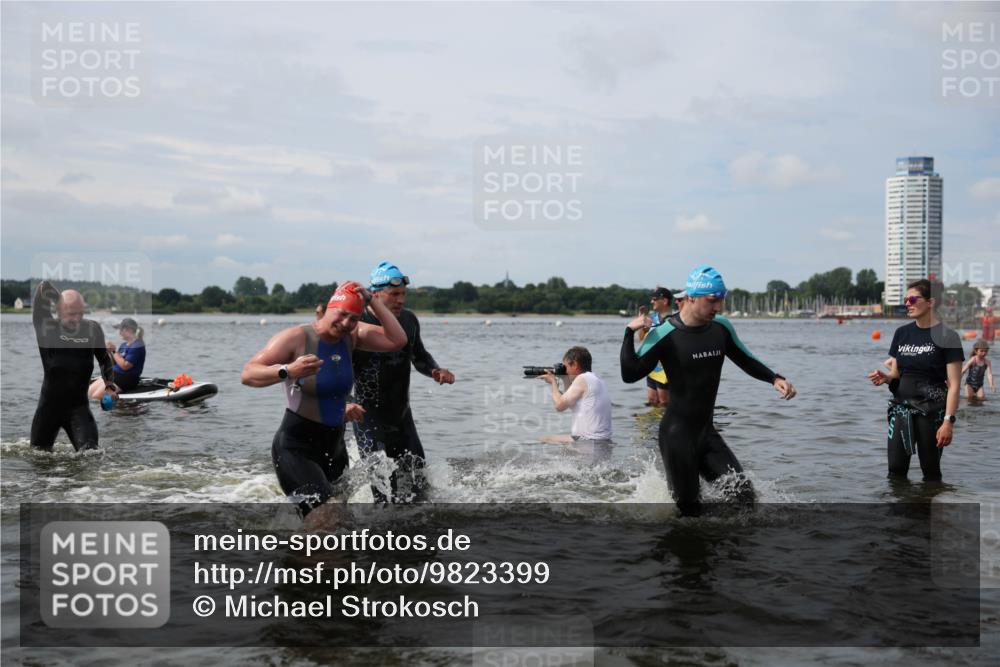 21.06.2026 - Viking Triathlon Michael Strokosch http://msf.ph/oto/9823399 21.06.2026 10:40:13 Schwimmen 34, 58, 150, 195, 211, 301, 312, 398, 425, 460, 484, 496, 649 meine-sportfotos.de