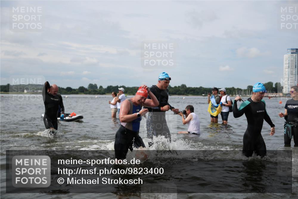 21.06.2026 - Viking Triathlon Michael Strokosch http://msf.ph/oto/9823400 21.06.2026 10:40:13 Schwimmen 34, 58, 150, 195, 211, 301, 312, 398, 425, 460, 484, 496, 649 meine-sportfotos.de